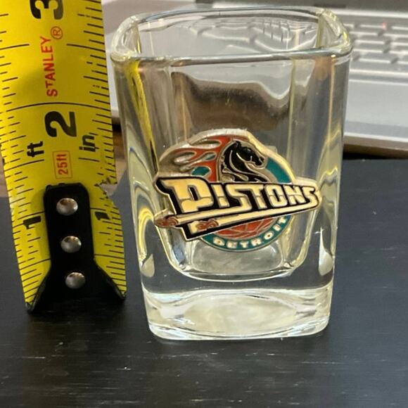 NBA Detroit Pistons Clear Glass 3D Logo Shot Glass - Picture 5 of 5
